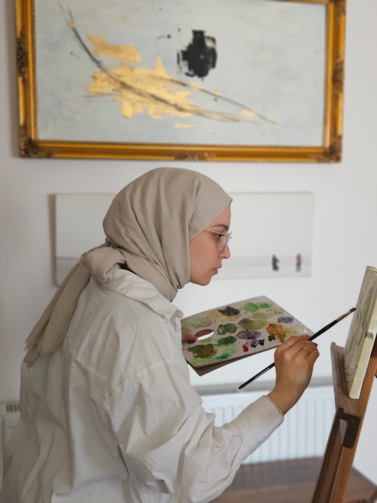 Esra Akdeniz in her studio